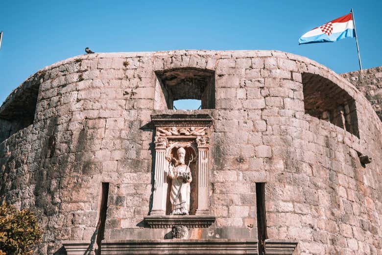 Estátua de San Blas, na Porta de Pile